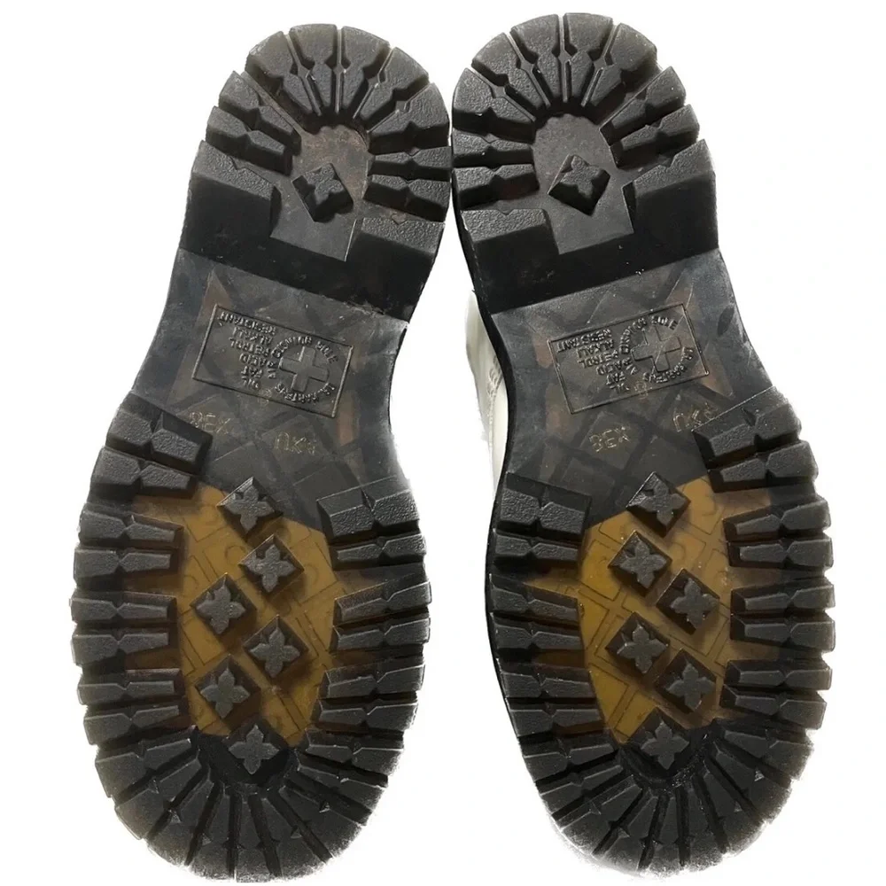 Dr Martens Women’s Air Wair Combat Boots - Picture 8 of 8